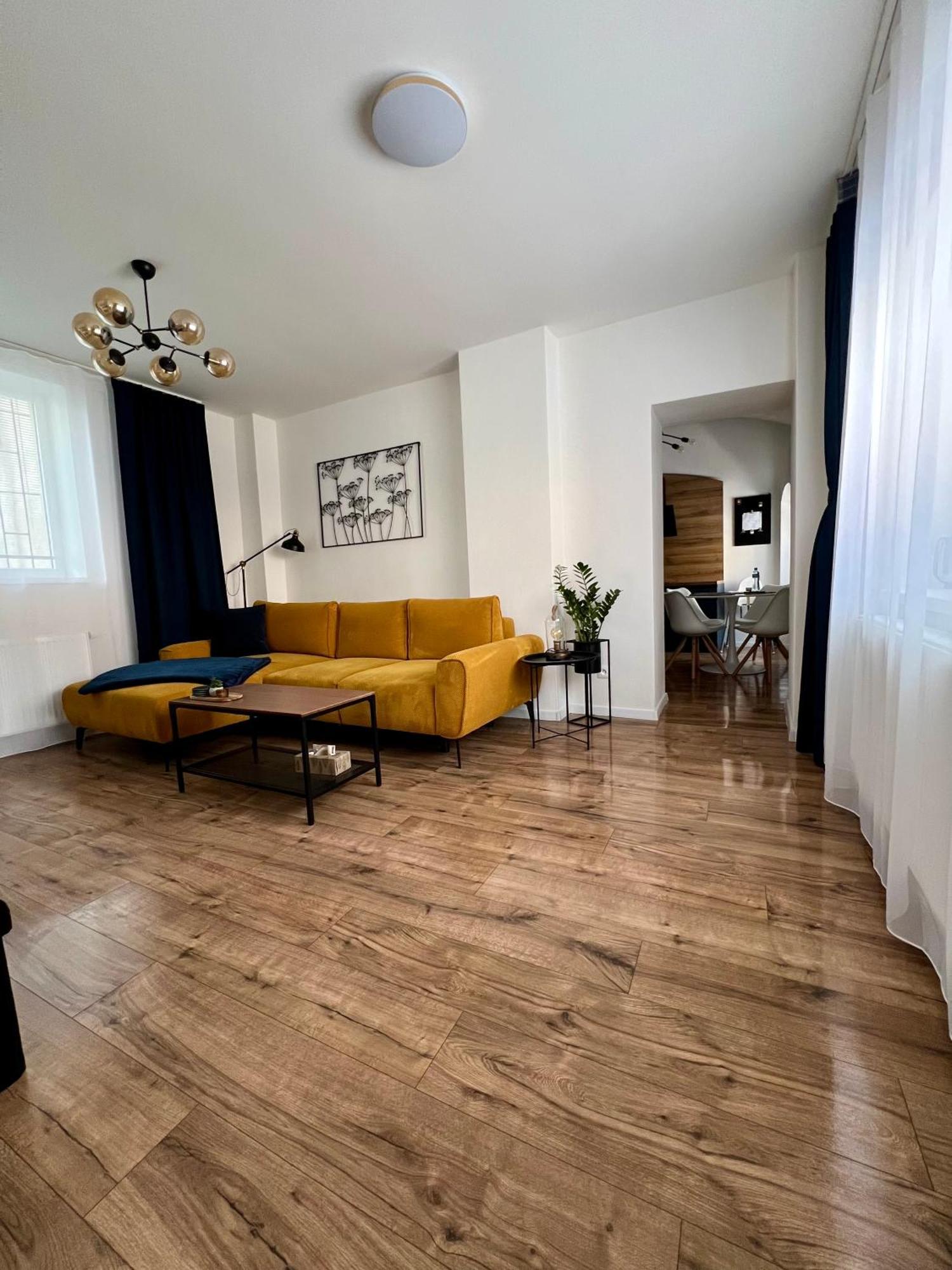 Apartment R&L Lazovna Apt 1 - Old Town And Parking Banská Bystrica Eksteriør bilde